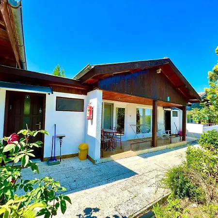 Alexander פארק נופש 2*